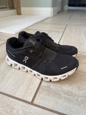 On Cloud 5 Running Shoes